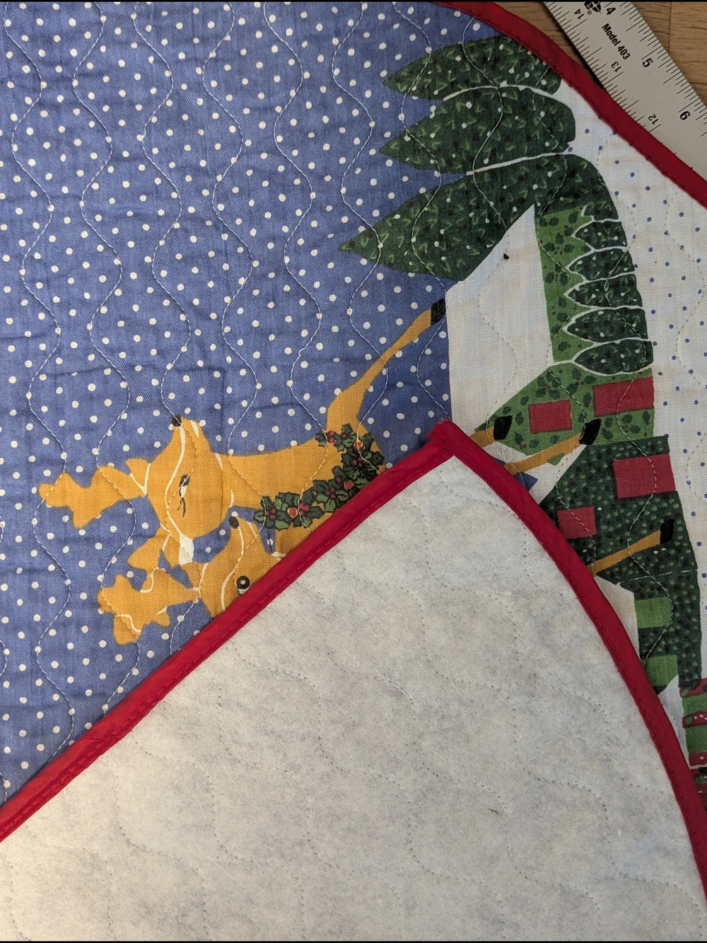 Quilted Christmas Tree Skirt Santa Sleigh Reindeer Stars Blue 35